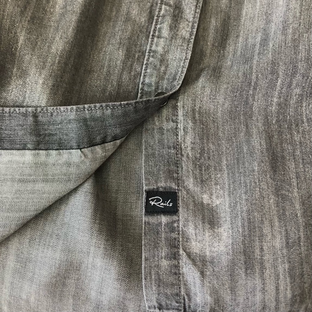 Rails Alexandra Gray Chambray Snap Button Shirt Sz XS - Picture 8 of 12